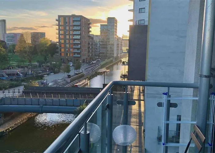 Canal Room