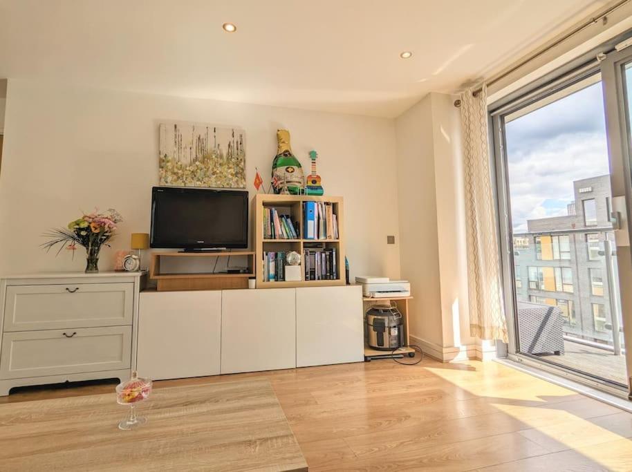 Canal Homestay London